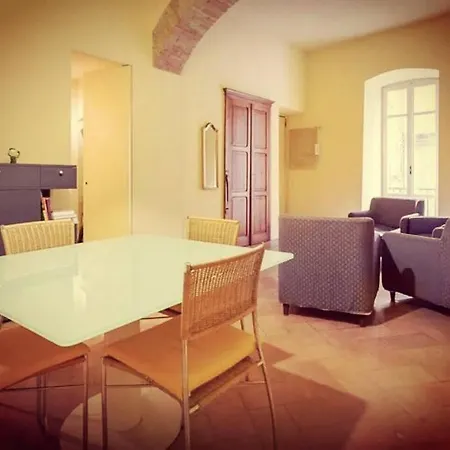 Abbraccio Etrusco Daire