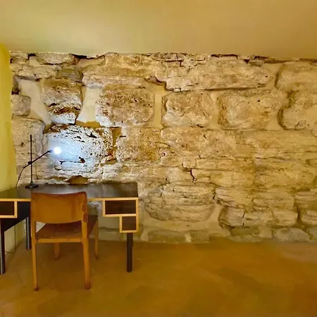 Daire Abbraccio Etrusco *