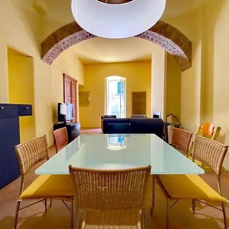 Abbraccio Etrusco * Pérouse