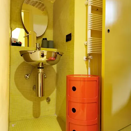 Abbraccio Etrusco * بيرودجا